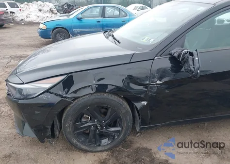 2022 Hyundai Elantra Sel z USA, uszkodzony, nr VIN 5NPLM4AG3NH061308